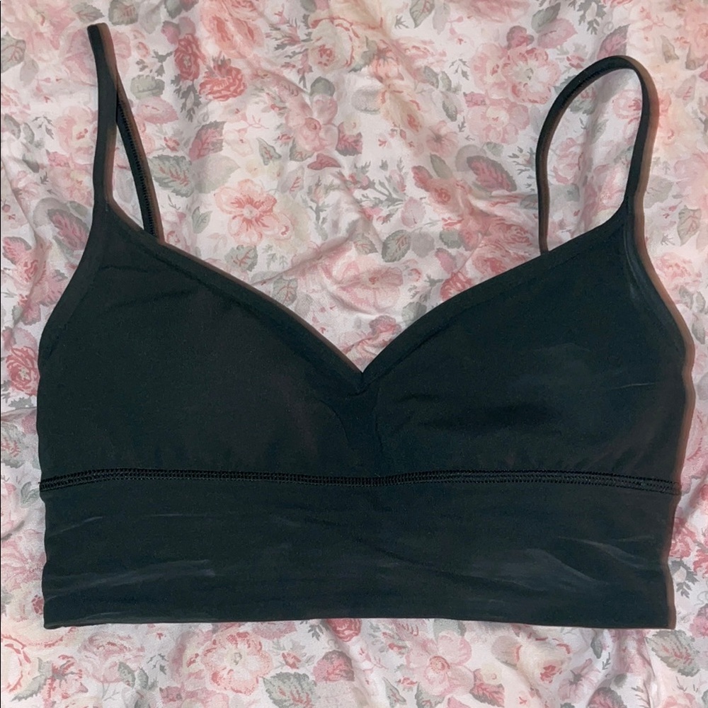 Emerald green women’s Lulu lemon sports bras